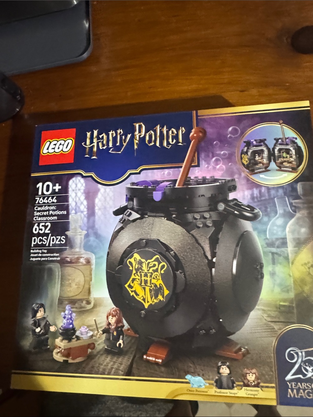 LEGO Harry Potter Black Cauldron with Purple Potion Accents